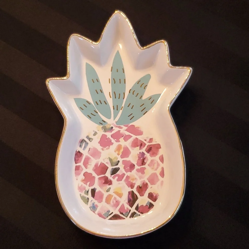 10 Strawberry Street Pineapple Trinket Tray
